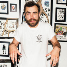 Load image into Gallery viewer, DONT TRUST THE GUVRMINT tee - HORRIBLENOISE